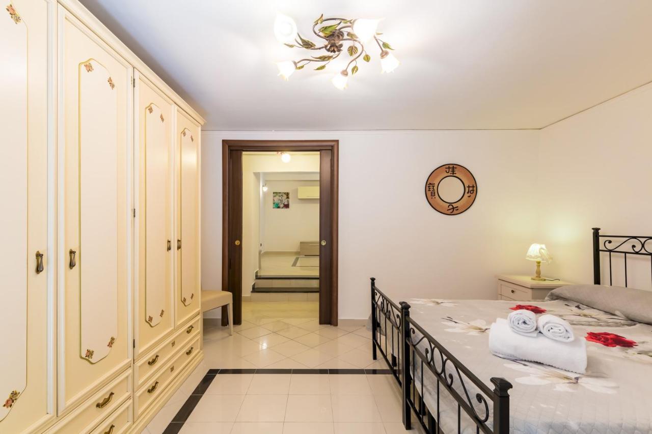 Qs1 - Indipendent Flat In Center Apartment Naples Luaran gambar