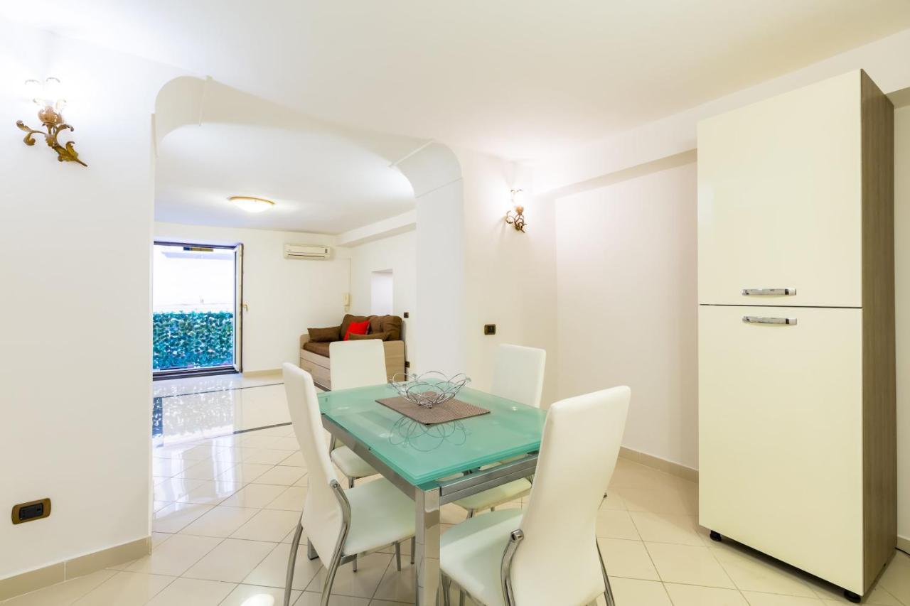 Qs1 - Indipendent Flat In Center Apartment Naples Luaran gambar