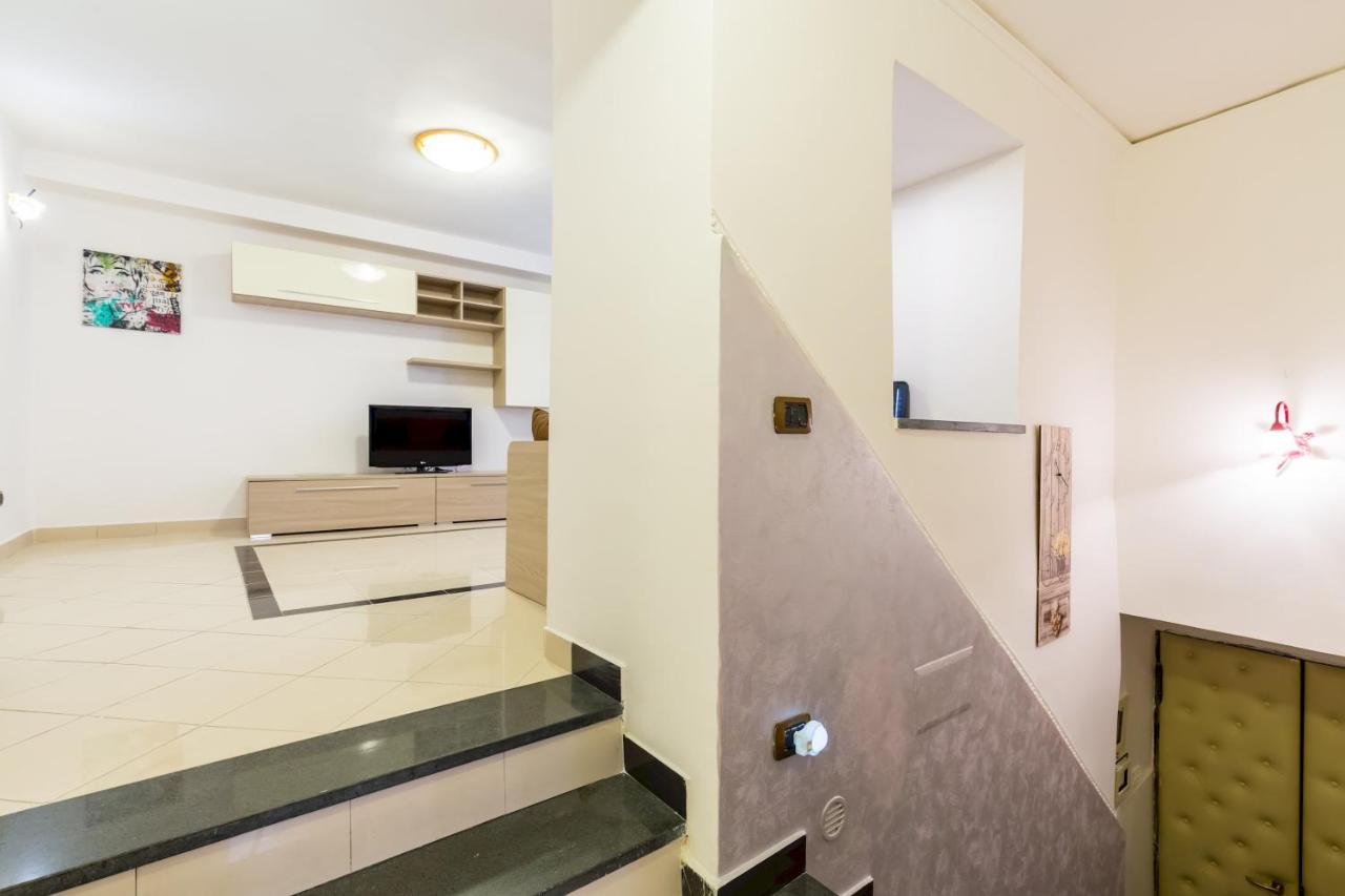 Qs1 - Indipendent Flat In Center Apartment Naples Luaran gambar